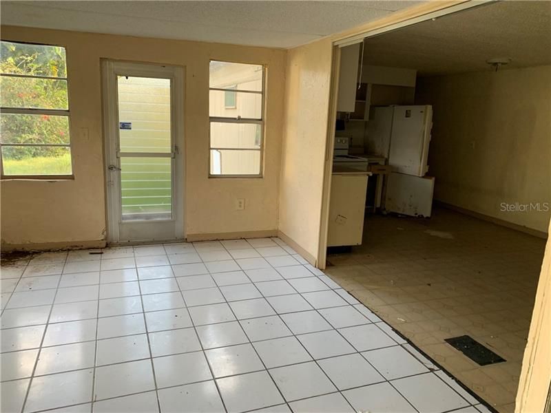 Recently Sold: $35,000 (2 beds, 1 baths, 1047 Square Feet)