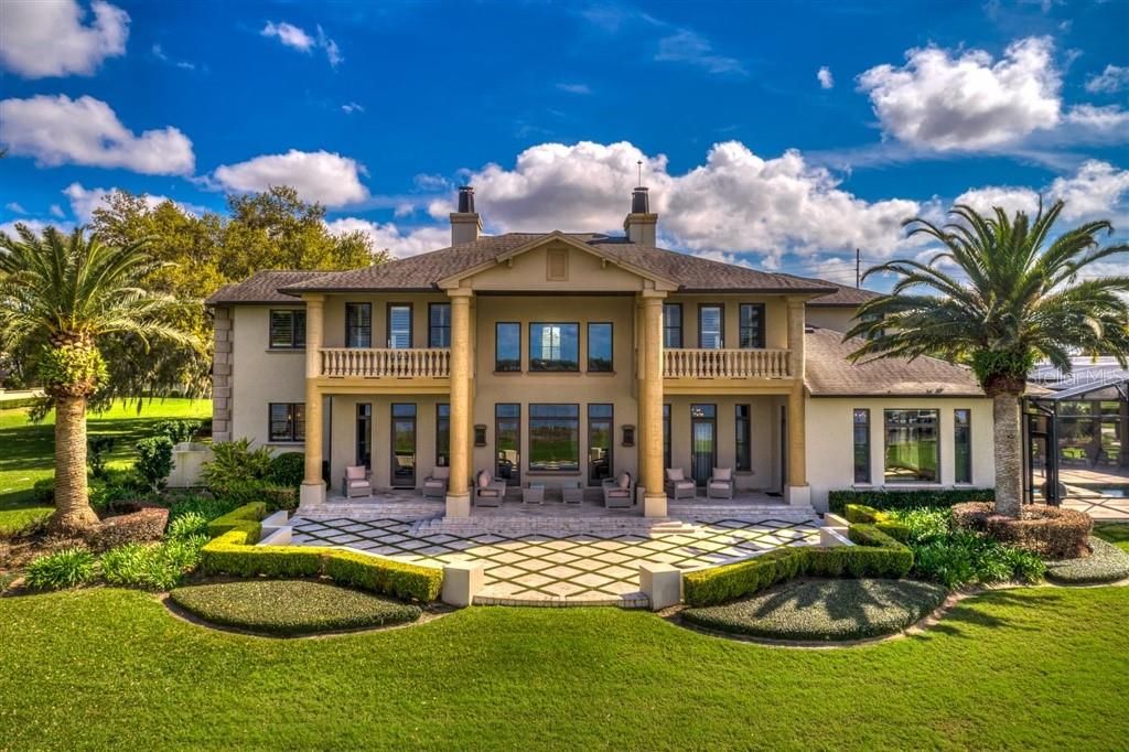 Rear lakefront balconies and grand Veranda - Great views!