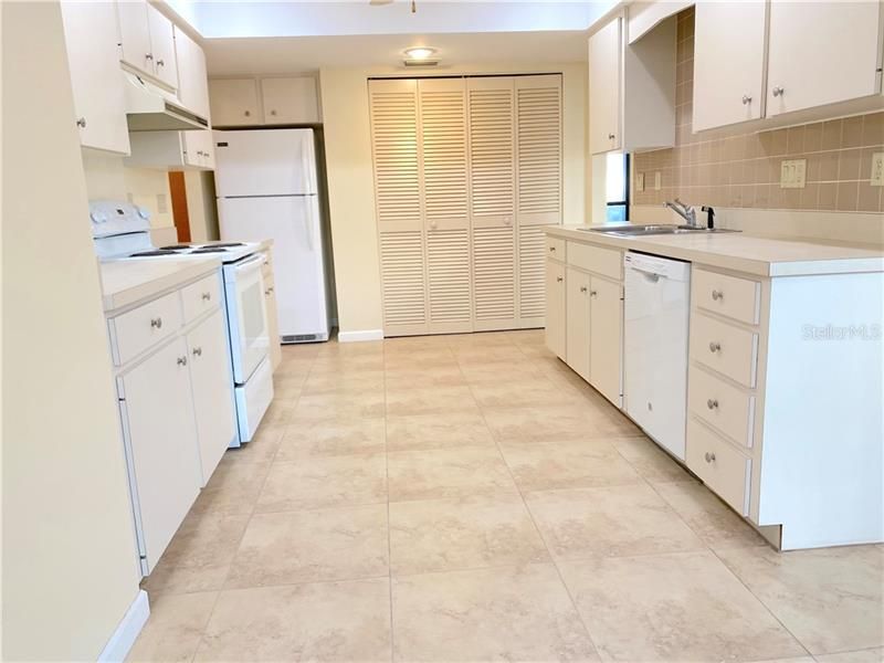 Recently Rented: $1,500 (2 beds, 2 baths, 1373 Square Feet)