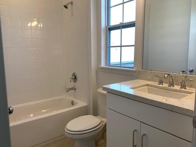 Recently Rented: $1,400 (1 beds, 1 baths, 784 Square Feet)