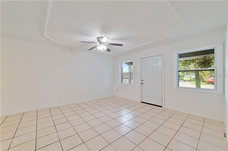 Recently Sold: $209,000 (3 beds, 1 baths, 1250 Square Feet)