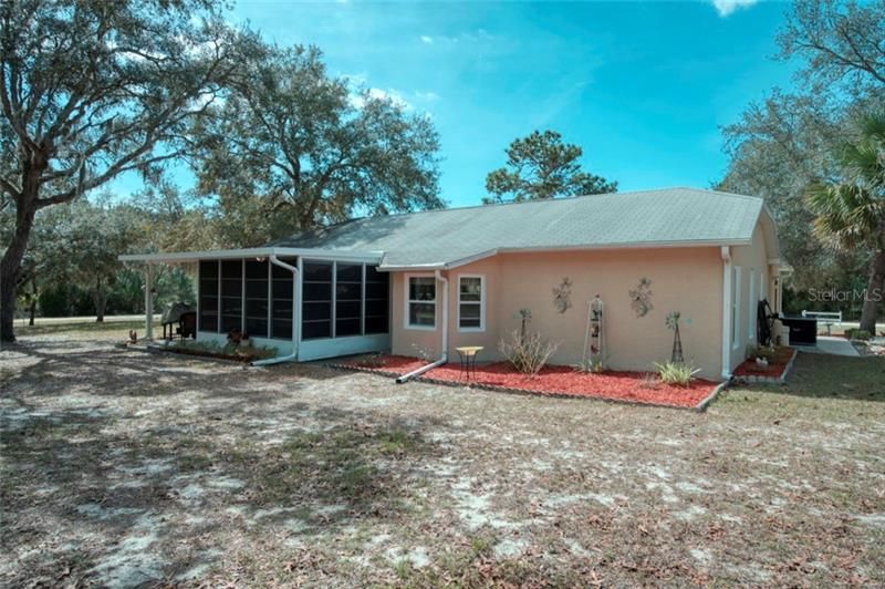 Recently Sold: $180,000 (3 beds, 2 baths, 1356 Square Feet)