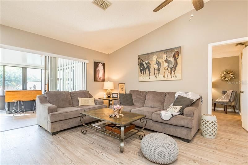 Recently Sold: $244,000 (2 beds, 2 baths, 1252 Square Feet)