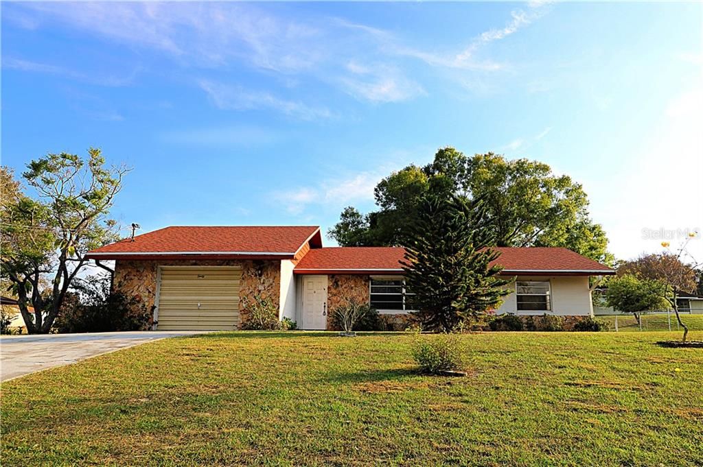 30 Britton Street featuring one-car garage
