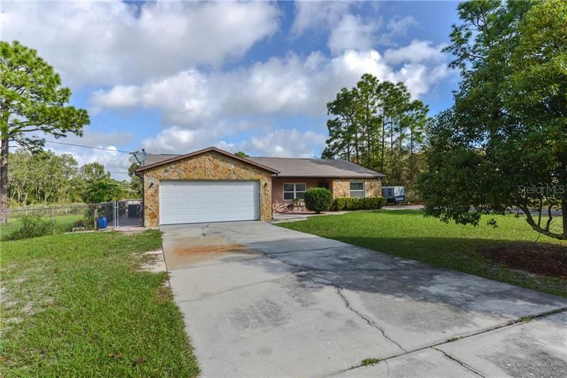 Recently Sold: $240,000 (3 beds, 2 baths, 1436 Square Feet)