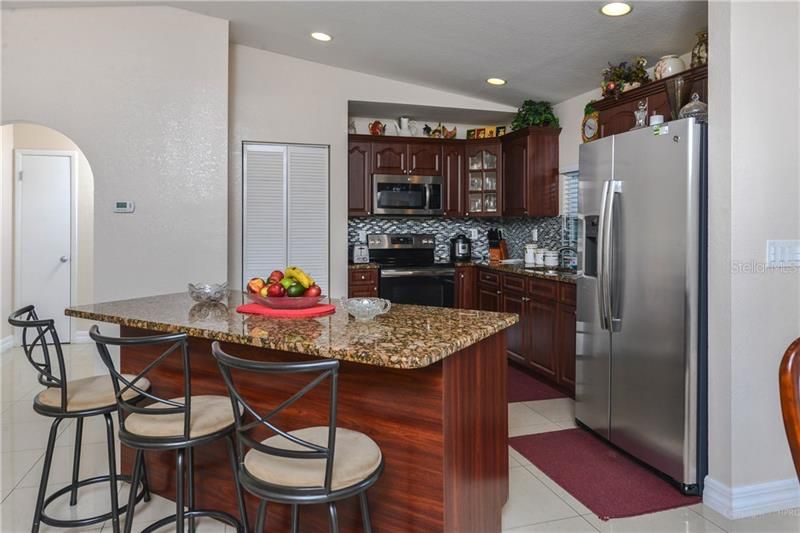 Recently Sold: $240,000 (3 beds, 2 baths, 1436 Square Feet)