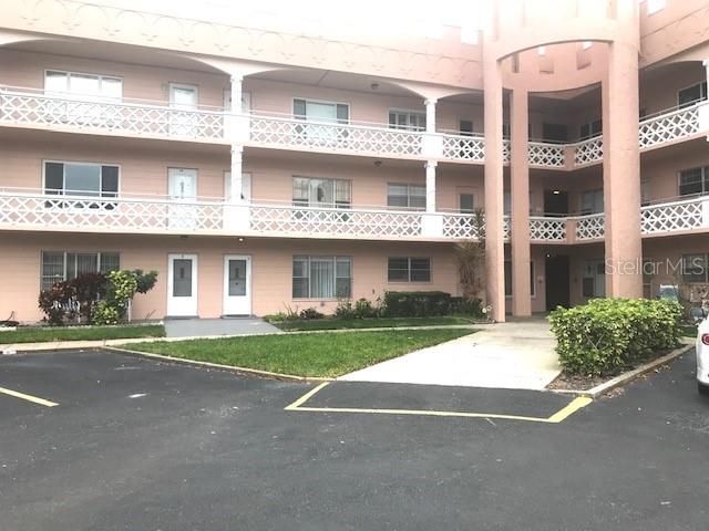 Recently Sold: $90,000 (1 beds, 1 baths, 800 Square Feet)