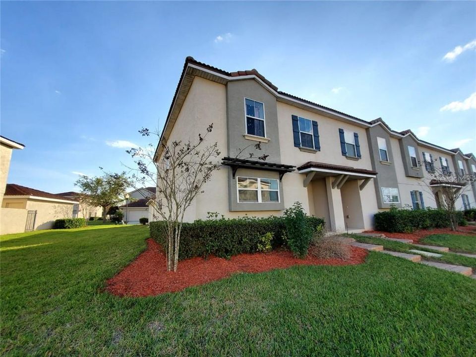 Recientemente alquilado: $1,600 (3 camas, 2 baños, 1585 Pies cuadrados)