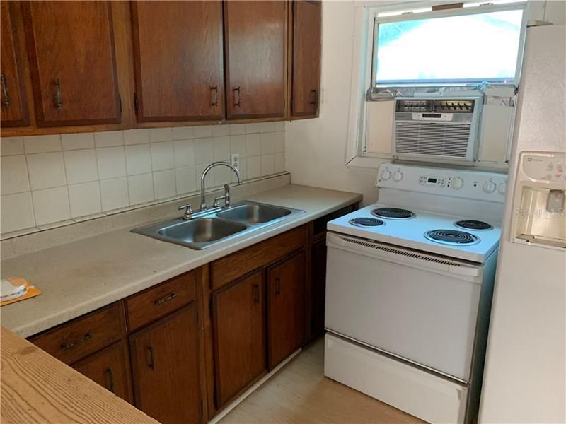 Recently Rented: $750 (2 beds, 1 baths, 1008 Square Feet)