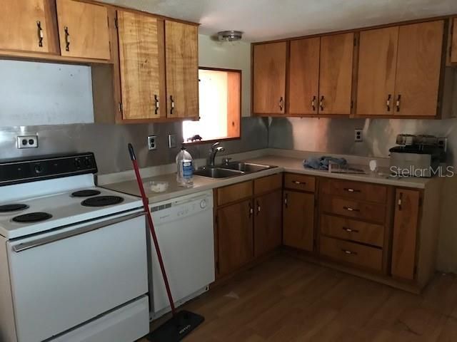Recently Sold: $35,000 (3 beds, 2 baths, 1374 Square Feet)