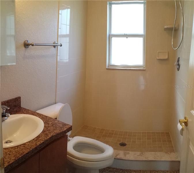 Недавно арендовано: $1,095 (2 спален, 1 ванн, 900 Квадратных фут)