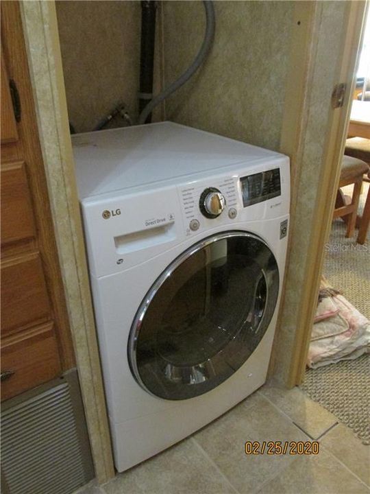 This washer/dryer combo is way cool - after it washes your clothes it goes right into a dry cycle!