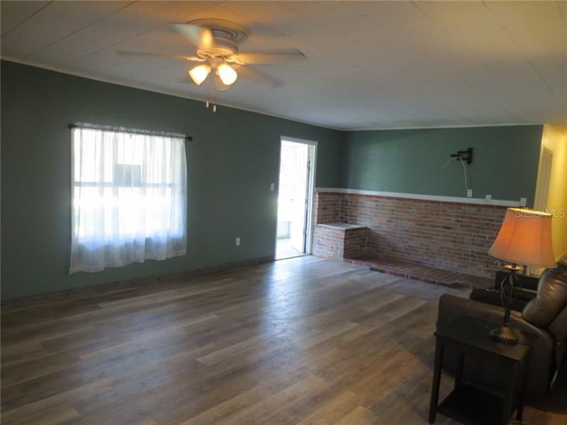 Recently Sold: $74,900 (3 beds, 1 baths, 1680 Square Feet)