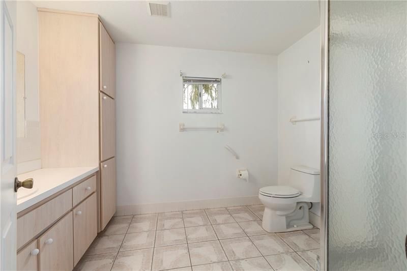 Recently Sold: $185,000 (3 beds, 2 baths, 1650 Square Feet)