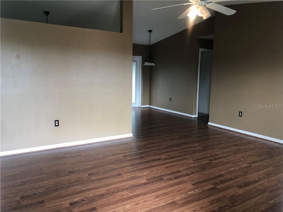 Recently Rented: $1,100 (3 beds, 2 baths, 1382 Square Feet)