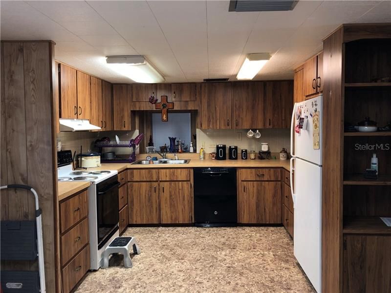 Recently Sold: $89,900 (3 beds, 2 baths, 1548 Square Feet)