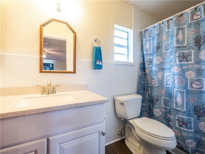 Recently Sold: $65,000 (1 beds, 1 baths, 996 Square Feet)
