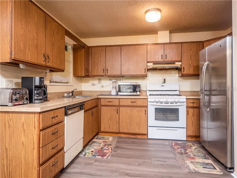 Recently Sold: $65,000 (1 beds, 1 baths, 996 Square Feet)