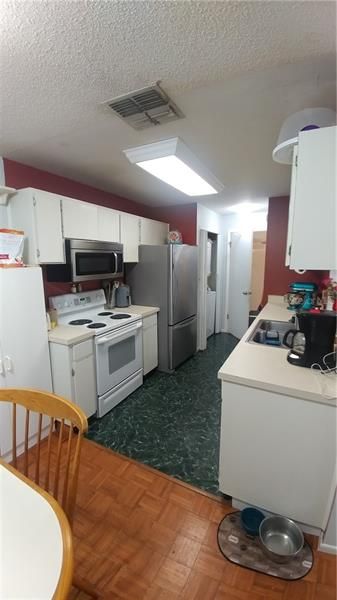 Recently Sold: $85,900 (1 beds, 1 baths, 638 Square Feet)