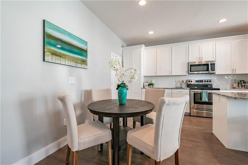 Recently Sold: $302,000 (3 beds, 2 baths, 1550 Square Feet)