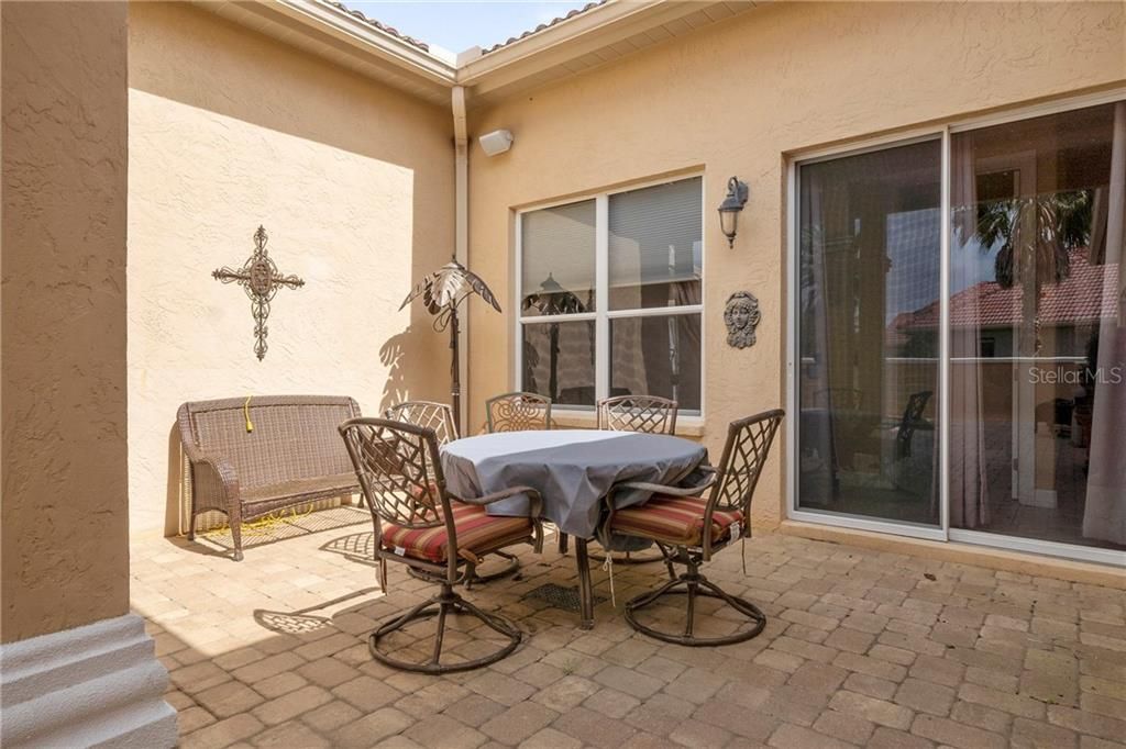 Recently Sold: $569,000 (4 beds, 4 baths, 3151 Square Feet)