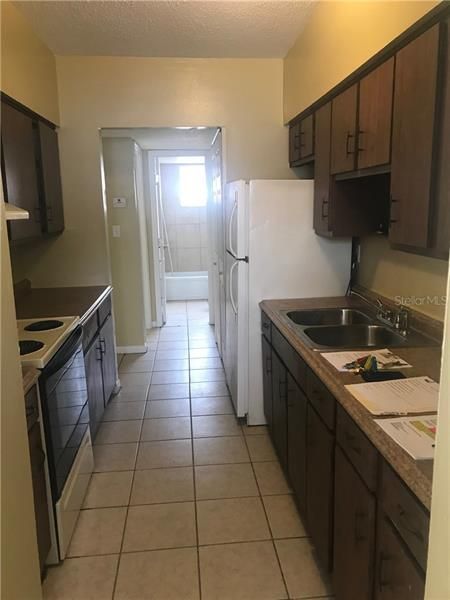 Recently Rented: $750 (1 beds, 1 baths, 680 Square Feet)