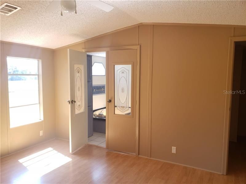 Recently Sold: $115,000 (2 beds, 2 baths, 1216 Square Feet)