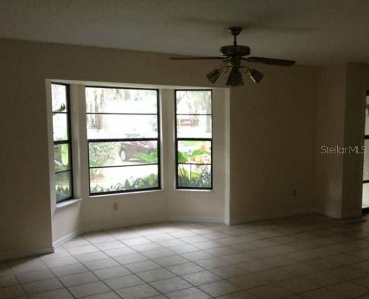 Recently Rented: $1,800 (3 beds, 2 baths, 1495 Square Feet)