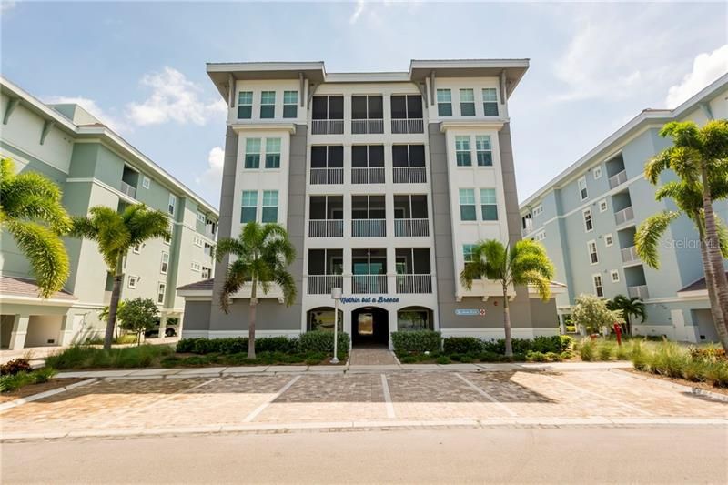 Recently Sold: $596,660 (3 beds, 3 baths, 1664 Square Feet)