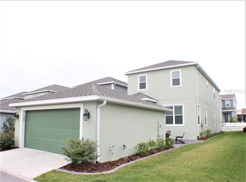 Recently Sold: $319,999 (3 beds, 2 baths, 2296 Square Feet)