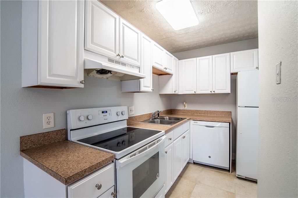 Recently Sold: $93,000 (1 beds, 1 baths, 703 Square Feet)