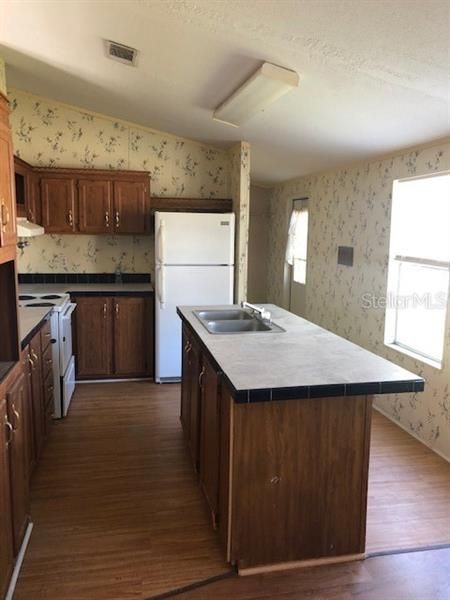 Recently Rented: $795 (3 beds, 2 baths, 1104 Square Feet)