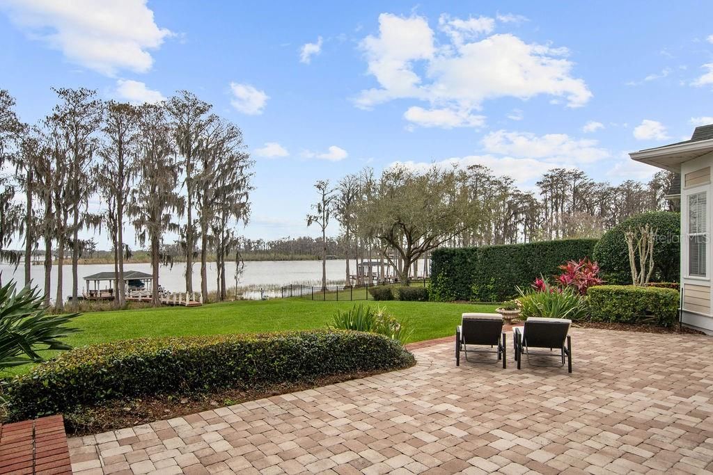 Recently Sold: $2,795,000 (5 beds, 5 baths, 5836 Square Feet)