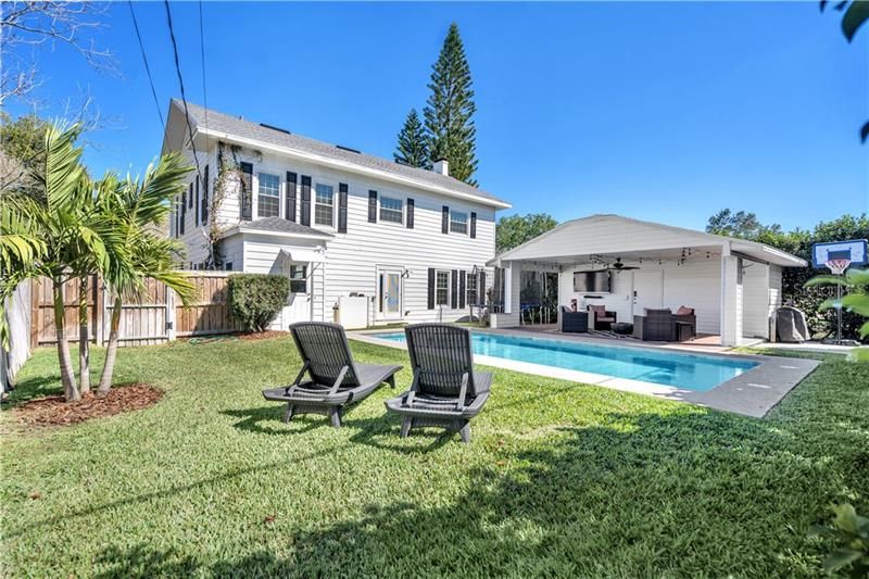 Recently Sold: $445,000 (4 beds, 2 baths, 2704 Square Feet)