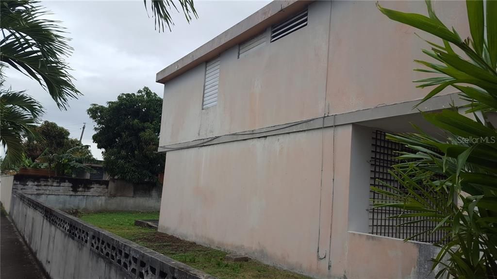 Vendido Recientemente: $86,000 (4 camas, 2 baños, 1650 Pies cuadrados)