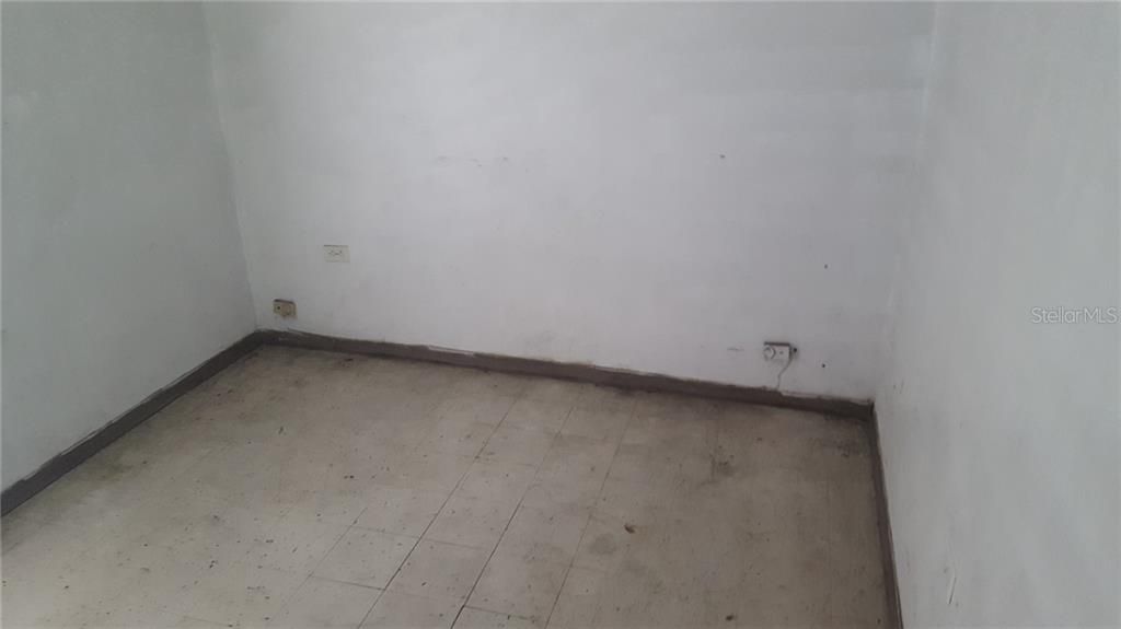 Vendido Recientemente: $86,000 (4 camas, 2 baños, 1650 Pies cuadrados)