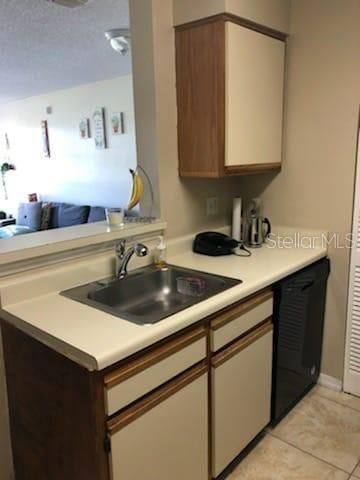 Active With Contract: $950 (1 beds, 1 baths, 627 Square Feet)