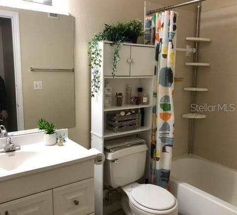 Active With Contract: $950 (1 beds, 1 baths, 627 Square Feet)