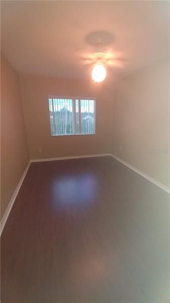 Recently Rented: $1,250 (3 beds, 2 baths, 1906 Square Feet)