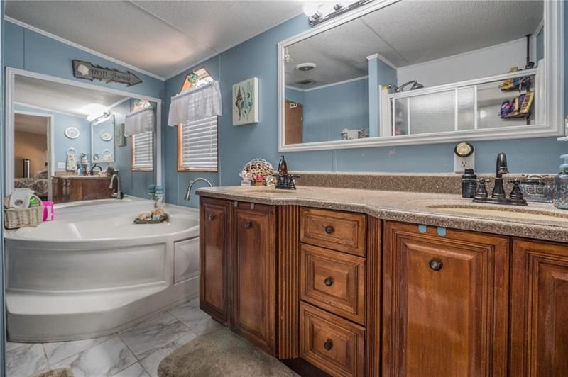 最近售出: $160,000 (3 贝兹, 2 浴室, 1539 平方英尺)
