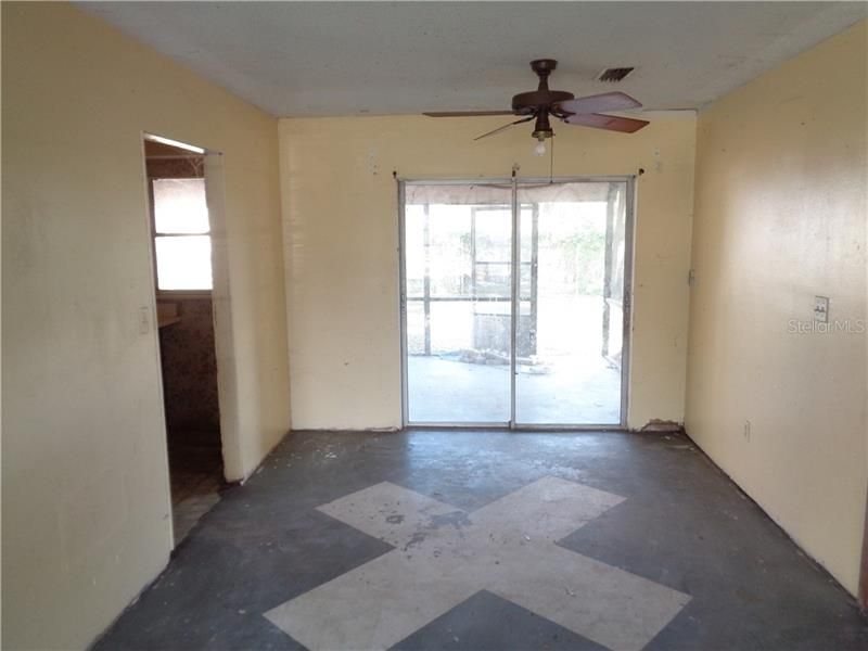 Recently Sold: $64,900 (3 beds, 2 baths, 1372 Square Feet)