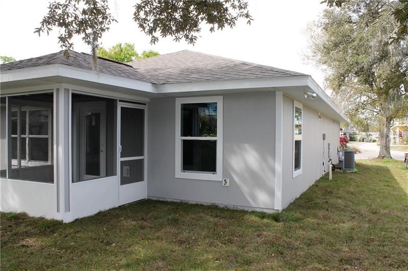 Recently Sold: $154,900 (2 beds, 2 baths, 1049 Square Feet)
