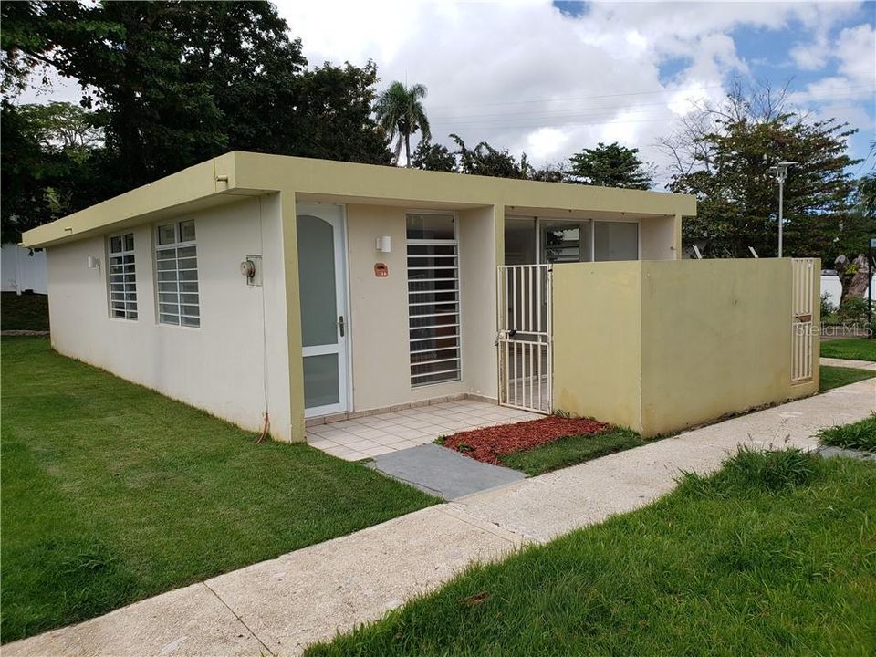 Vendido Recientemente: $67,600 (3 camas, 2 baños, 1123 Pies cuadrados)