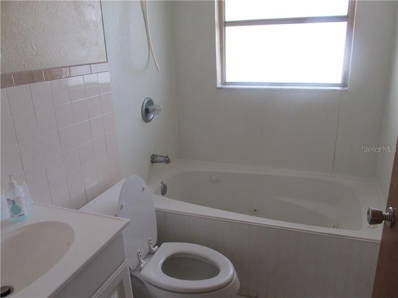 最近租的: $1,250 (3 贝兹, 2 浴室, 1347 平方英尺)