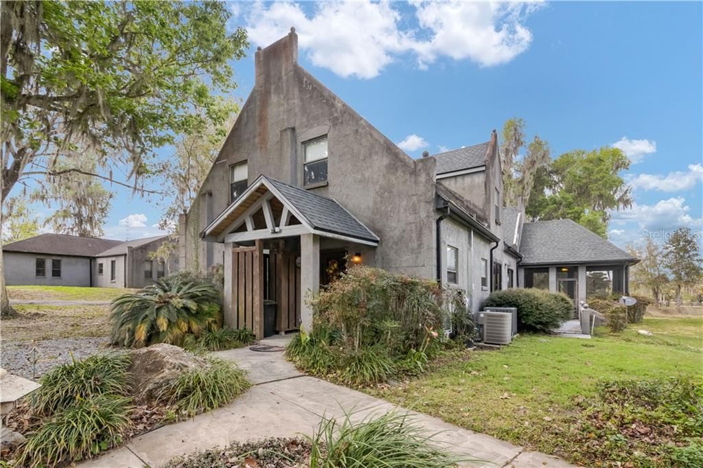 Recently Sold: $1,500,000 (5 beds, 4 baths, 3861 Square Feet)