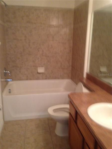最近租的: $1,300 (2 贝兹, 2 浴室, 1221 平方英尺)
