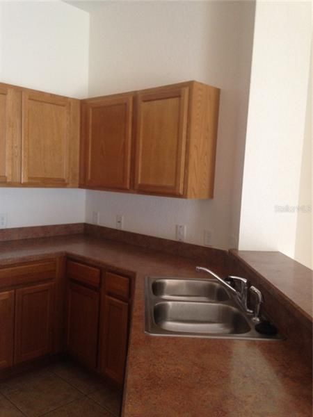 Recently Rented: $1,300 (2 beds, 2 baths, 1221 Square Feet)