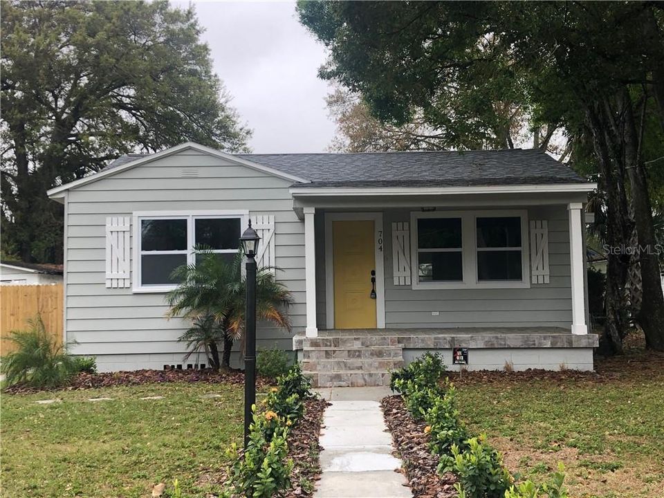 Recently Sold: $310,000 (2 beds, 2 baths, 1214 Square Feet)