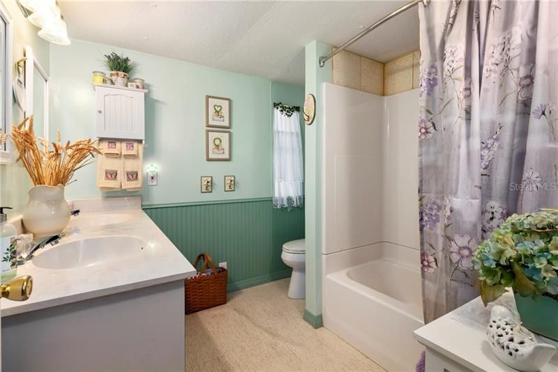 最近售出: $137,850 (3 贝兹, 2 浴室, 1404 平方英尺)