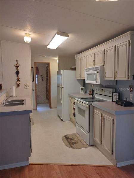 Recently Sold: $89,900 (2 beds, 2 baths, 960 Square Feet)